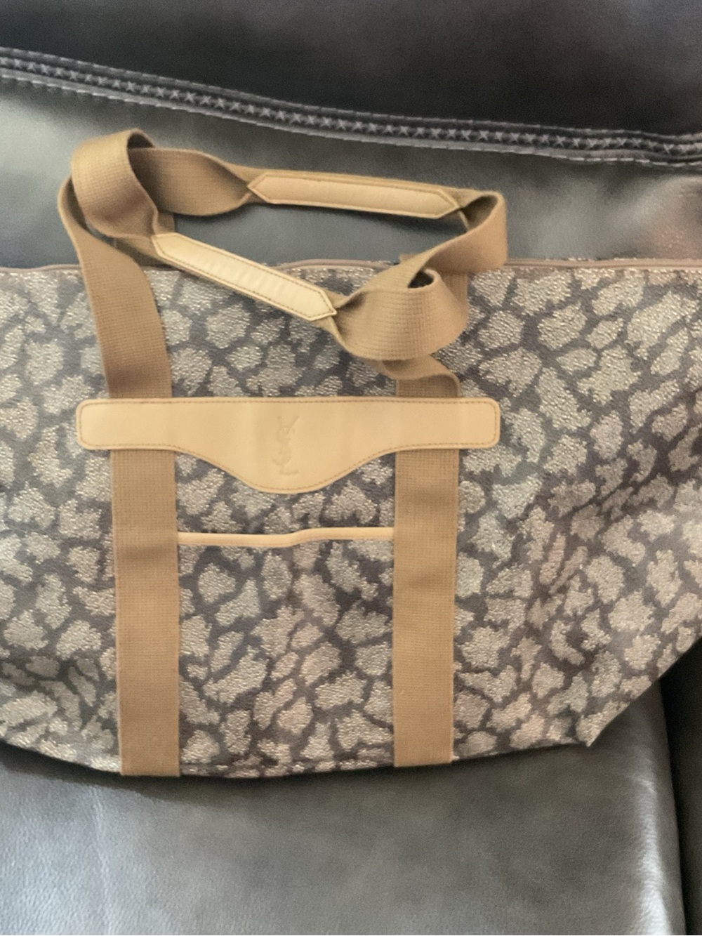 Yves Saint Laurent Monogram Canvas tote bag with Leather Trim and Cosmetic bag - Picture 2 of 16